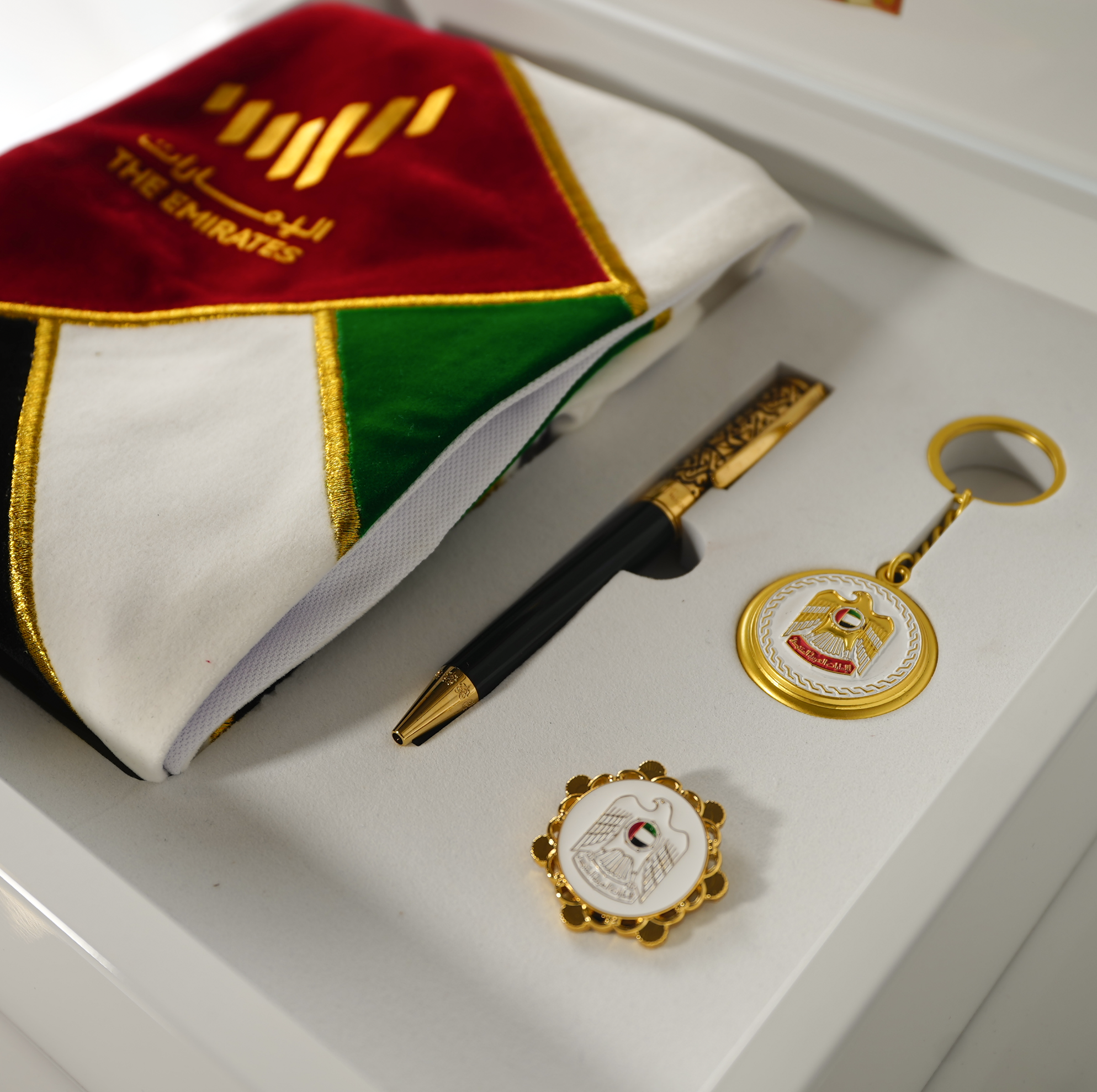 A national day Box - White - Image 4